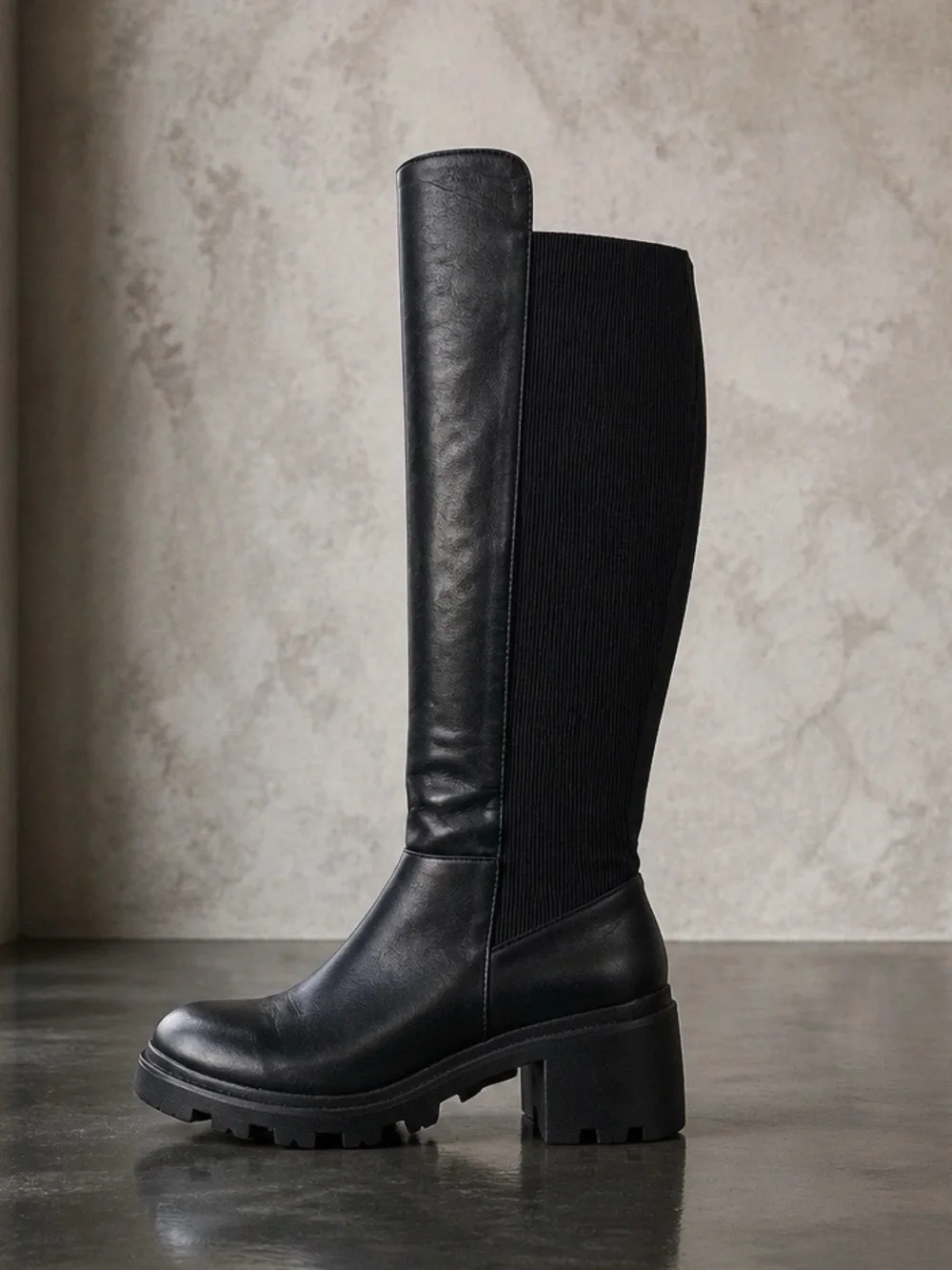 Black Knee-High Chunky Heel Boots - Women